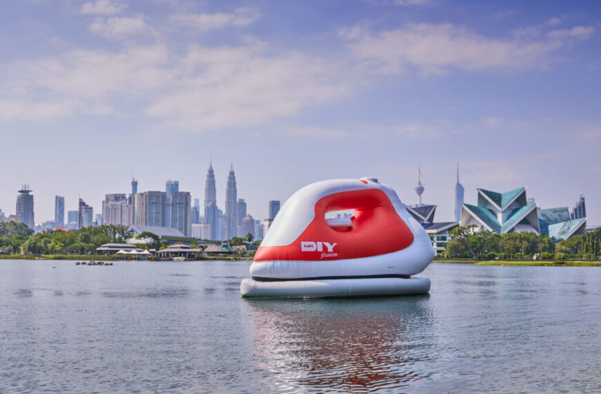 Malaysians go wild over MR D.I.Y.’s giant inflatable iron